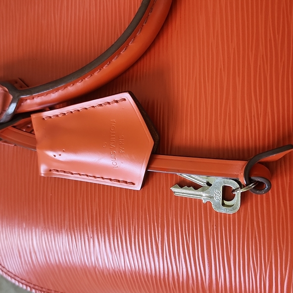 Louis Vuitton Alma - Picture 4 of 7